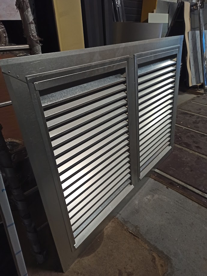 Вентиляционная решетка на фасаде